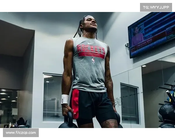 文班亚马分享增肌心得称体能提升让动作更灵活比赛表现更加稳定